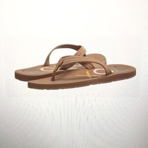 Unopened ROXY tan sandals